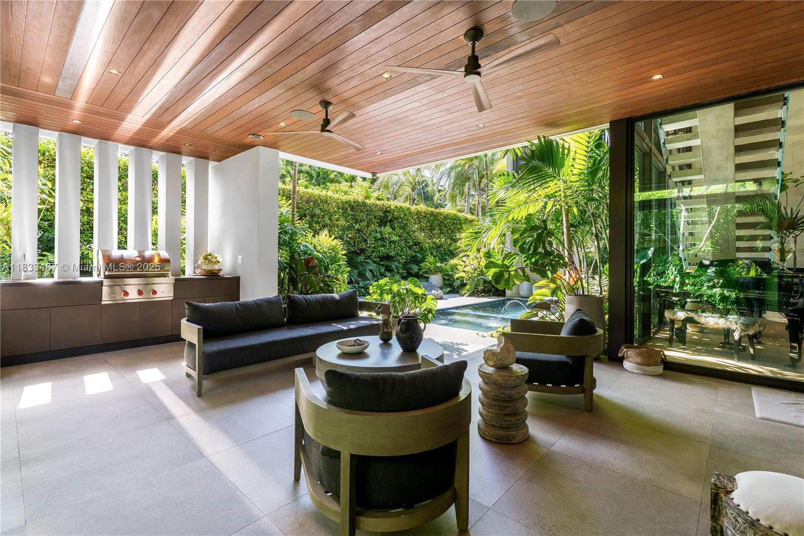 3910 Battersea Rd Miami, FL 33133