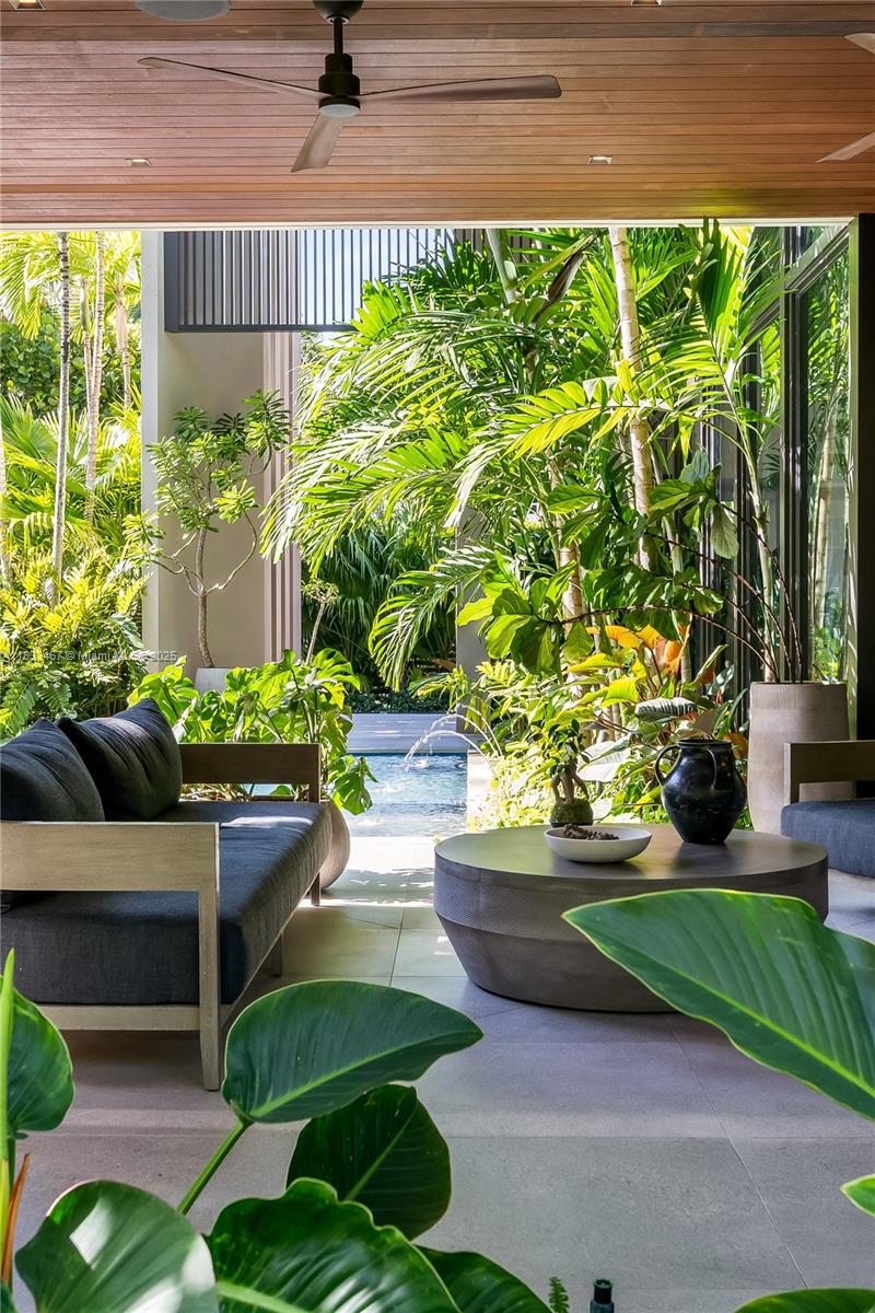 3910 Battersea Rd Miami, FL 33133