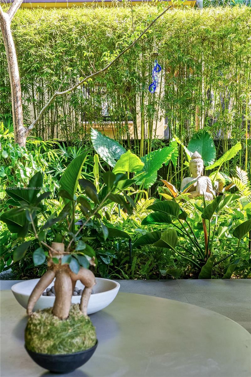 3910 Battersea Rd Miami, FL 33133