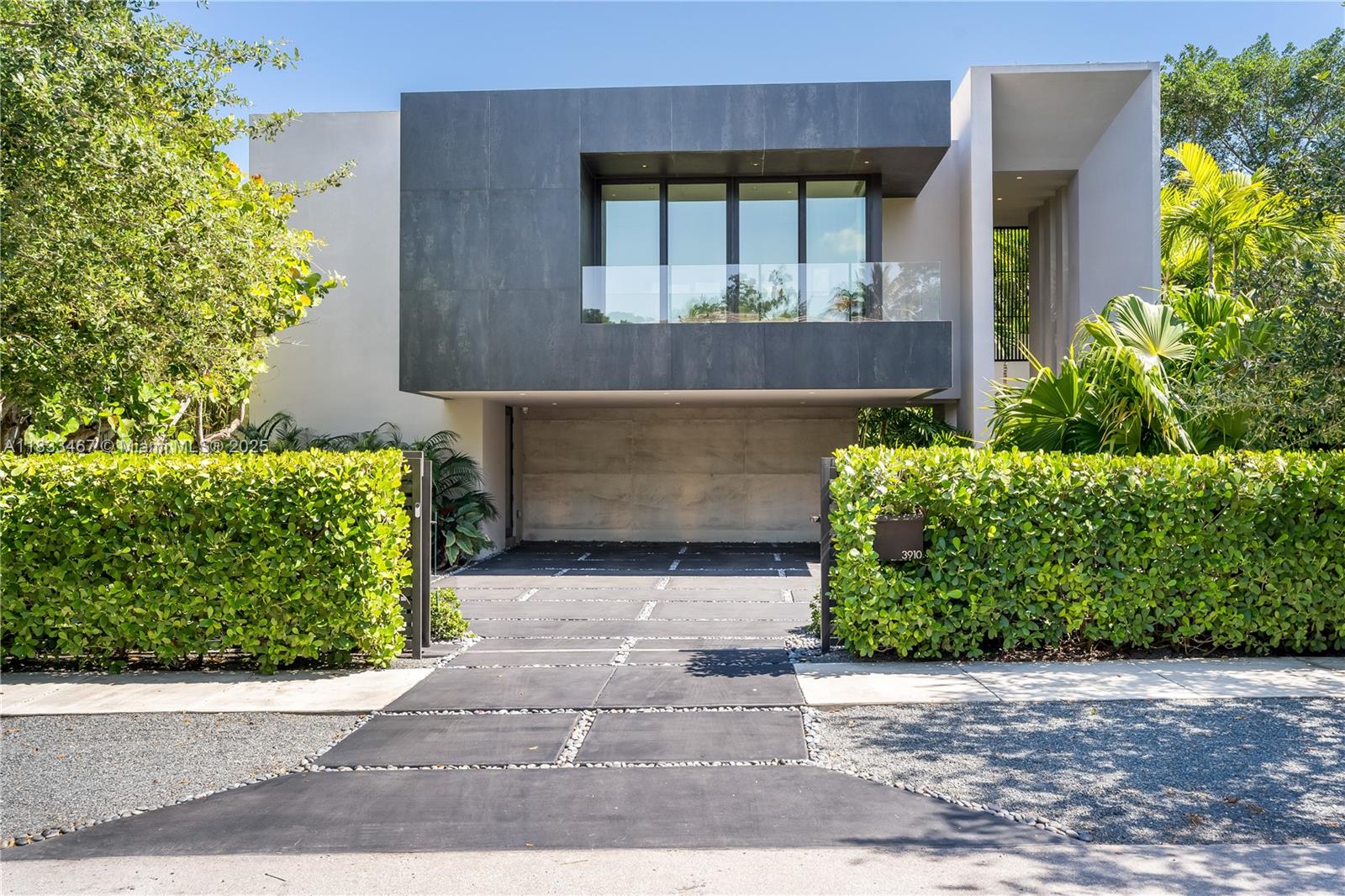 3910 Battersea Rd Miami, FL 33133