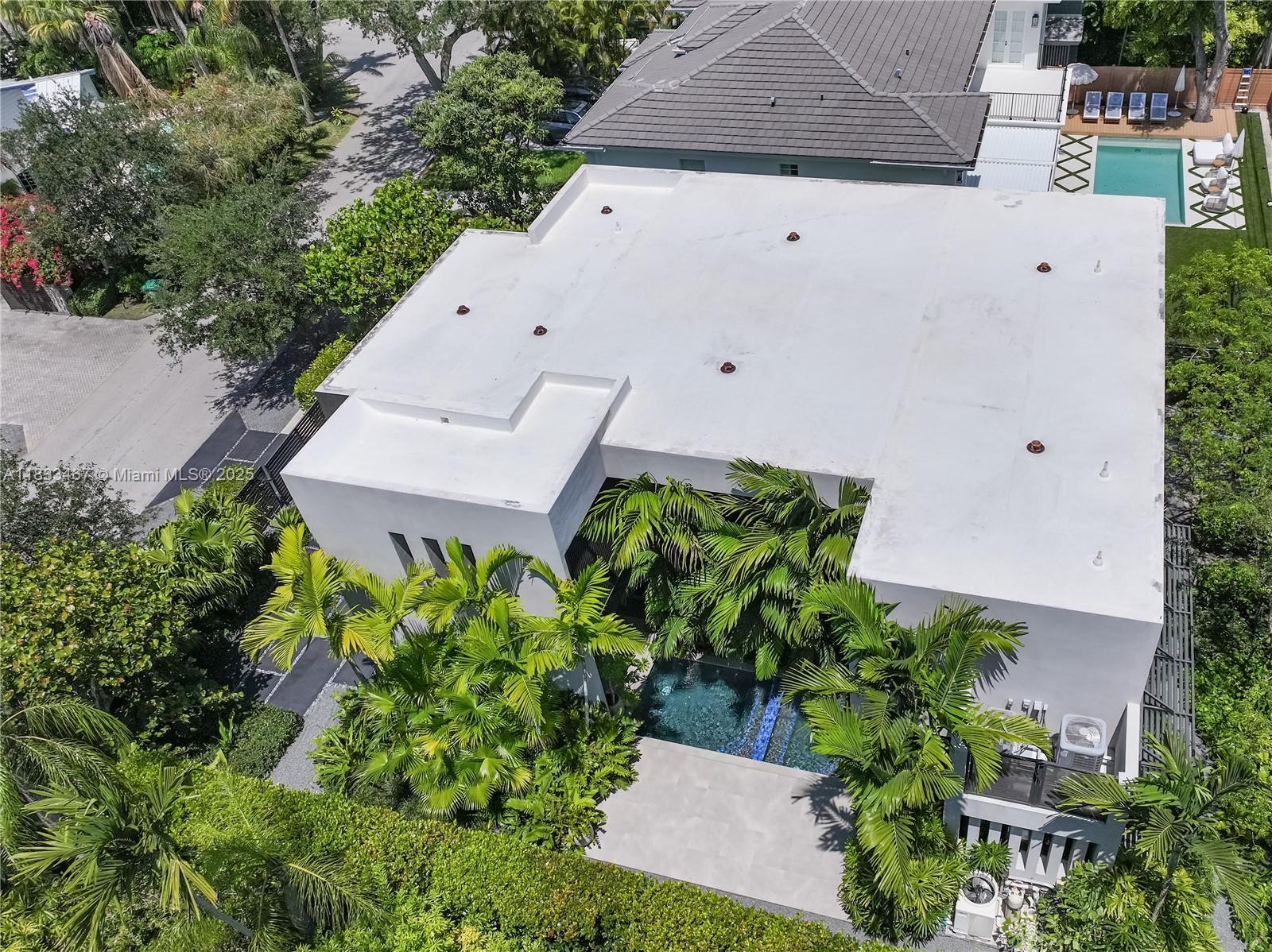 3910 Battersea Rd Miami, FL 33133