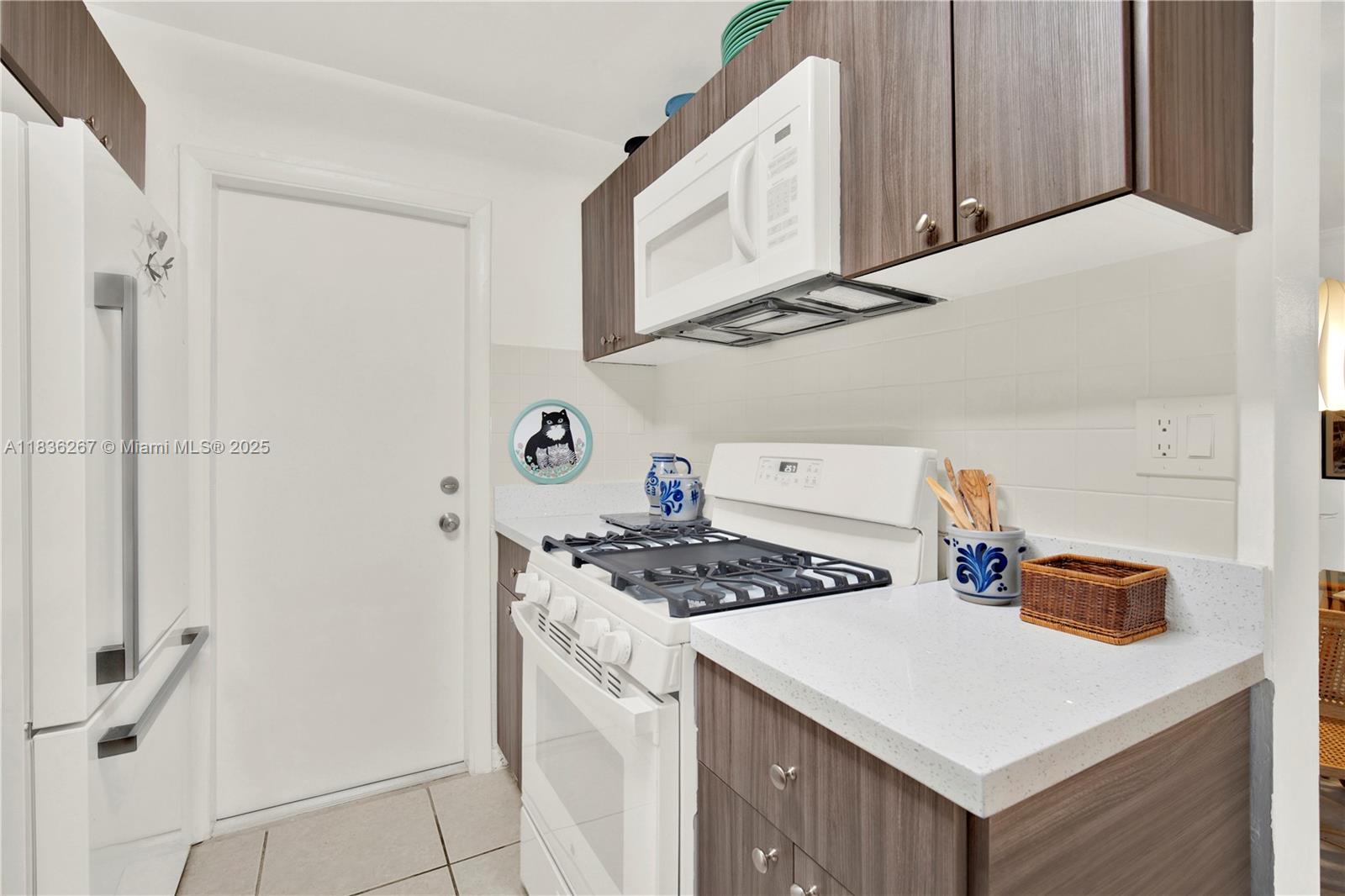 6886 N Kendall Dr #D102 Pinecrest, FL 33156