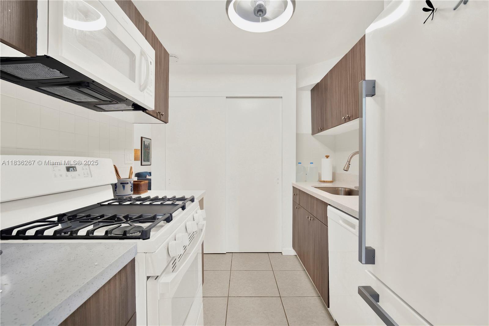 6886 N Kendall Dr #D102 Pinecrest, FL 33156