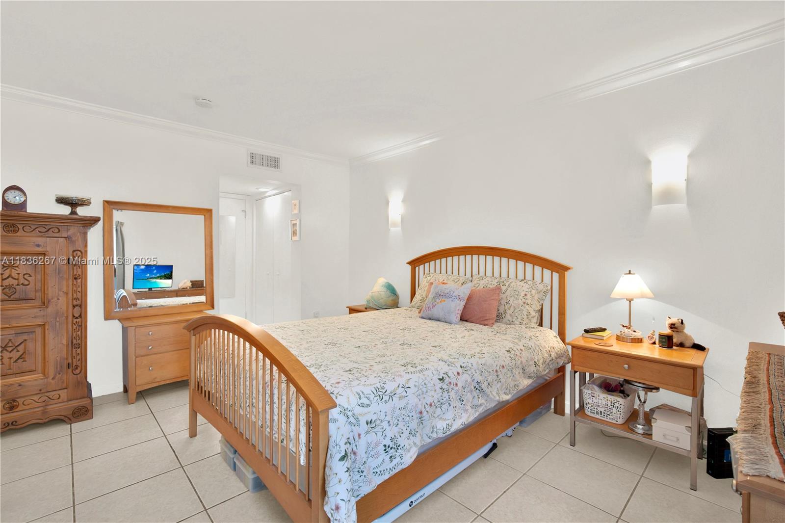 6886 N Kendall Dr #D102 Pinecrest, FL 33156