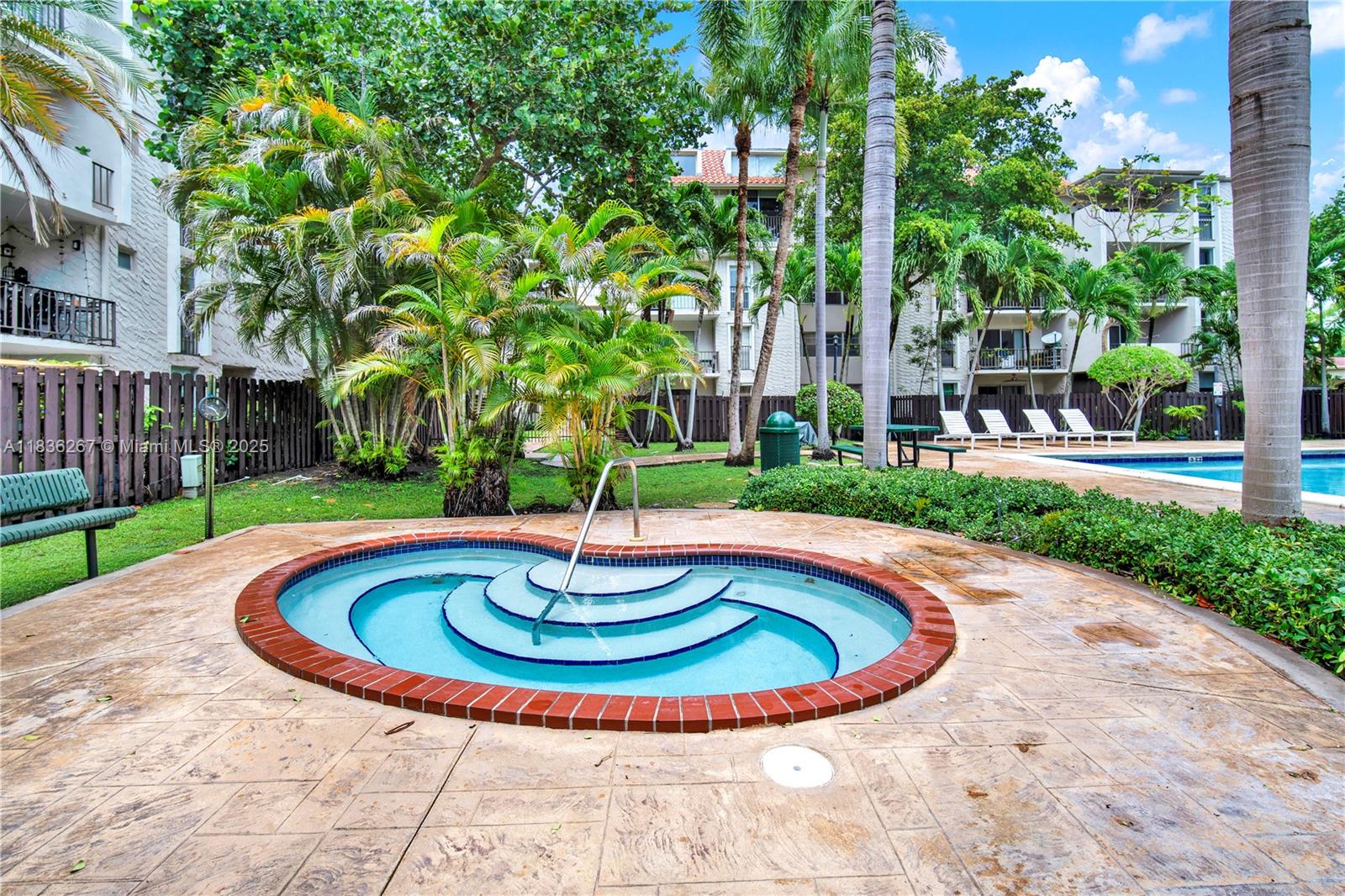 6886 N Kendall Dr #D102 Pinecrest, FL 33156