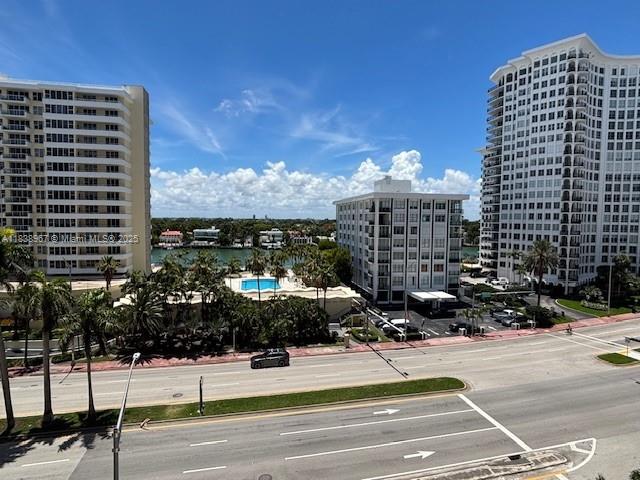 5601 Collins Ave #720