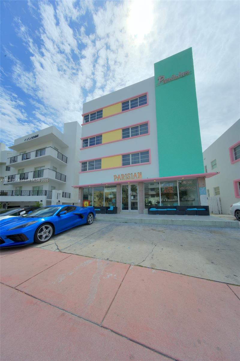 1510 Collins Ave