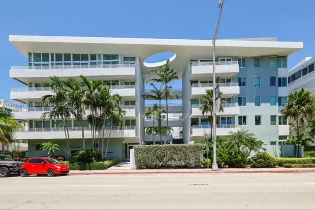 7800 Collins Ave #203