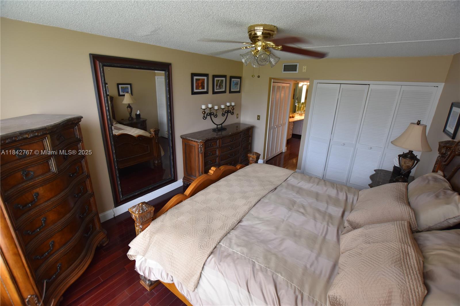 3800 Oaks Clubhouse Dr #309 Pompano Beach, FL 33069