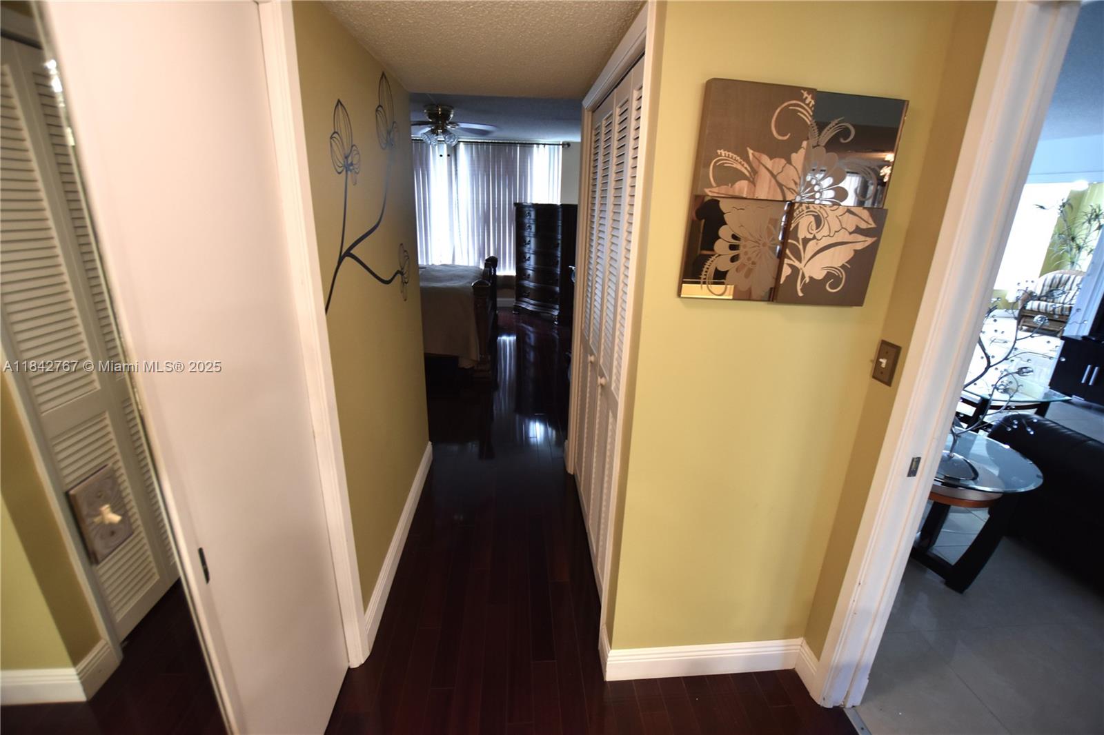 3800 Oaks Clubhouse Dr #309 Pompano Beach, FL 33069