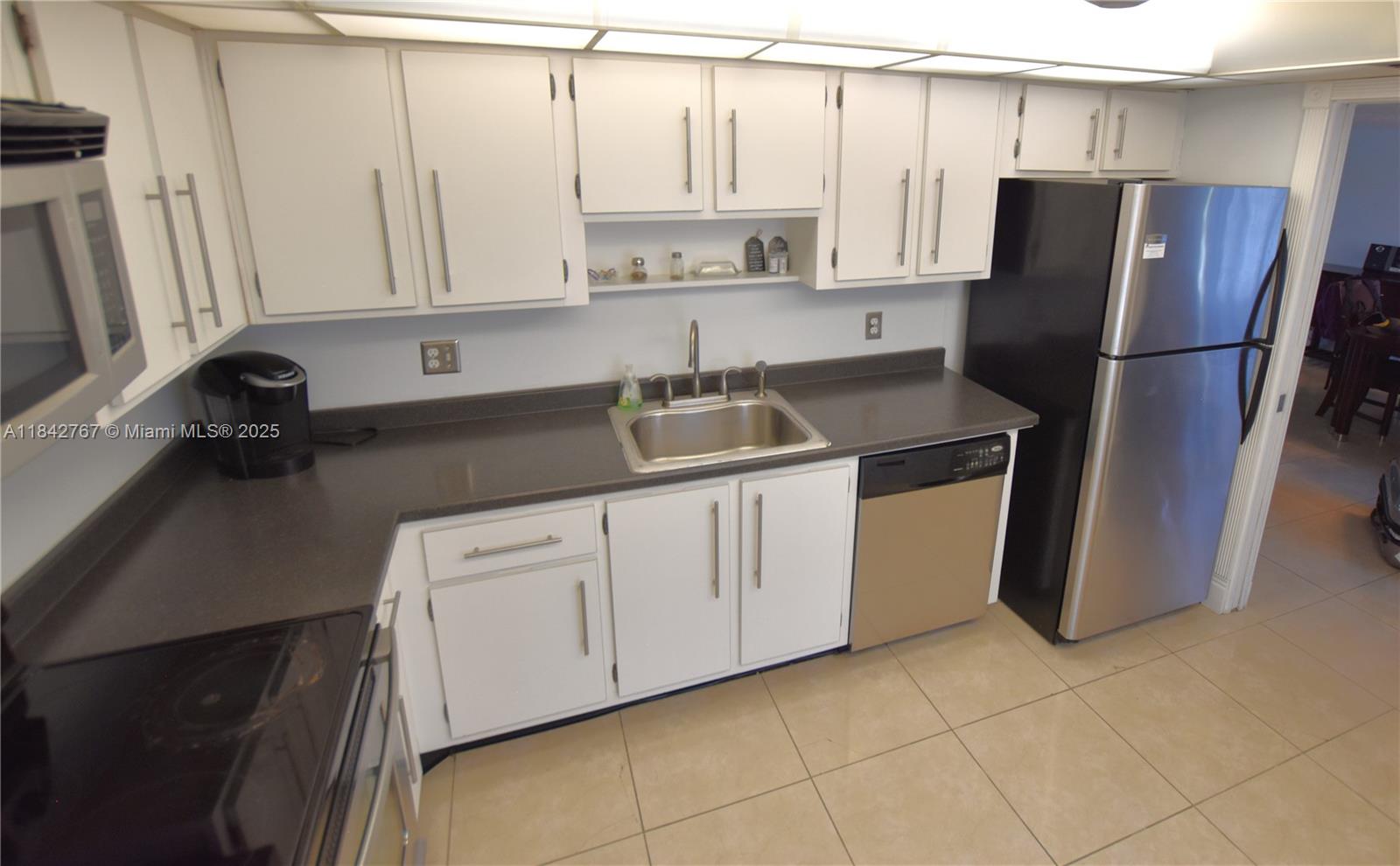 3800 Oaks Clubhouse Dr #309 Pompano Beach, FL 33069