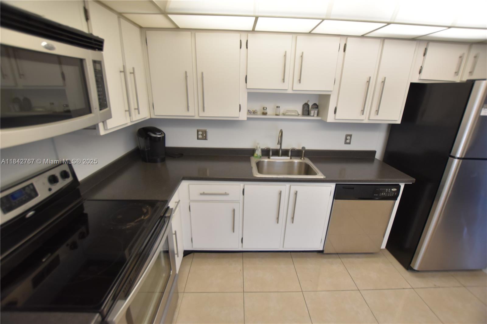 3800 Oaks Clubhouse Dr #309 Pompano Beach, FL 33069