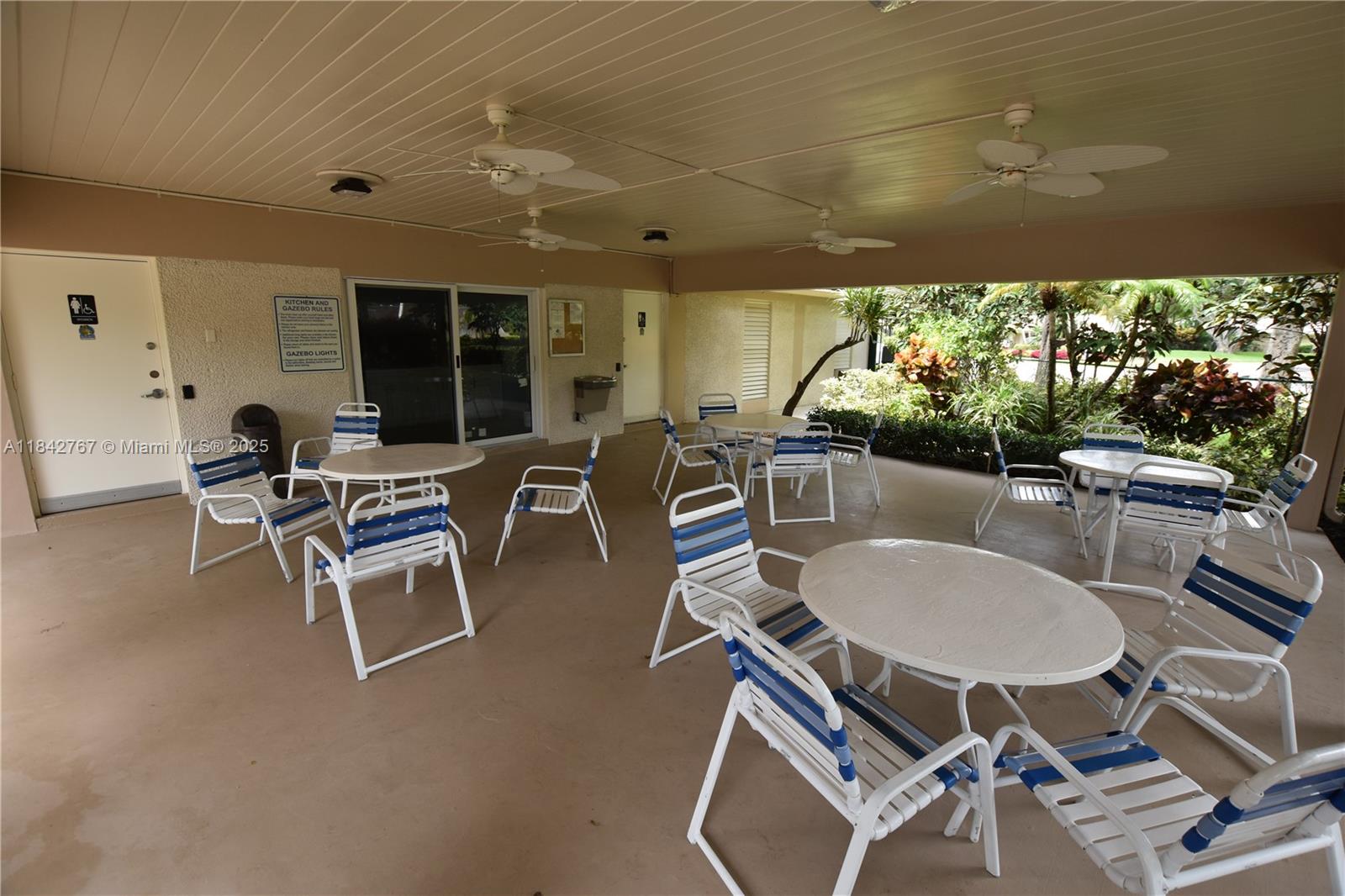 3800 Oaks Clubhouse Dr #309 Pompano Beach, FL 33069