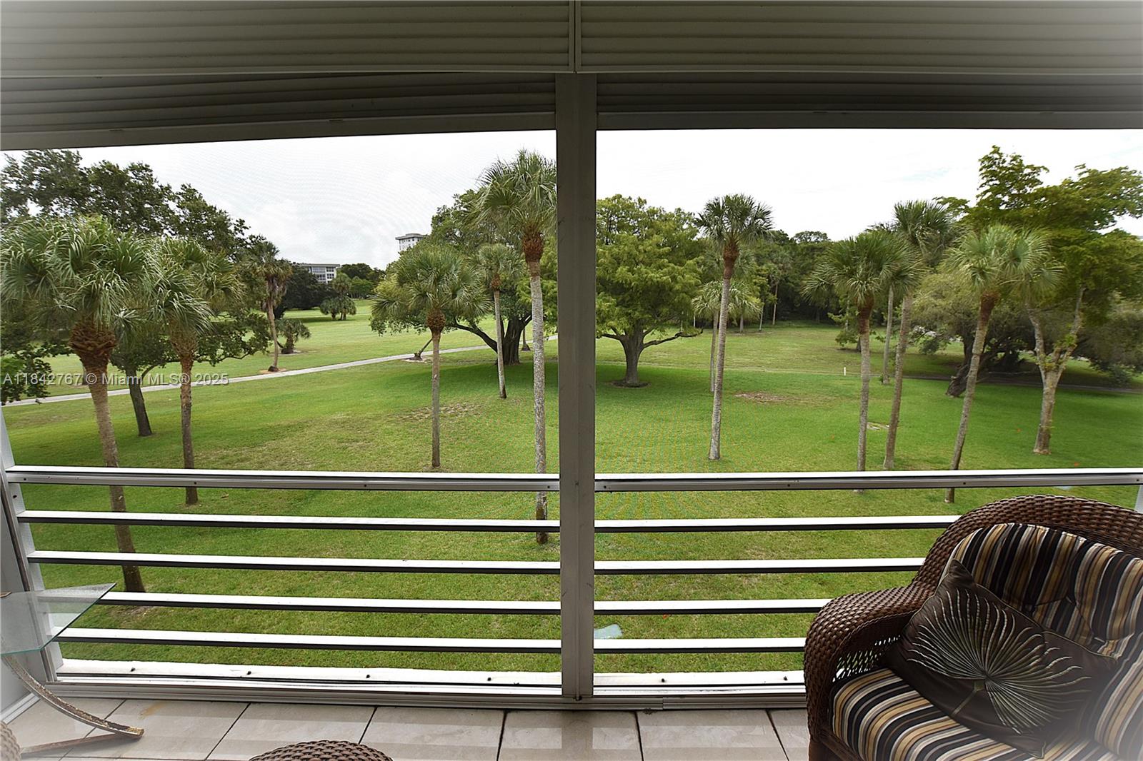 3800 Oaks Clubhouse Dr #309 Pompano Beach, FL 33069