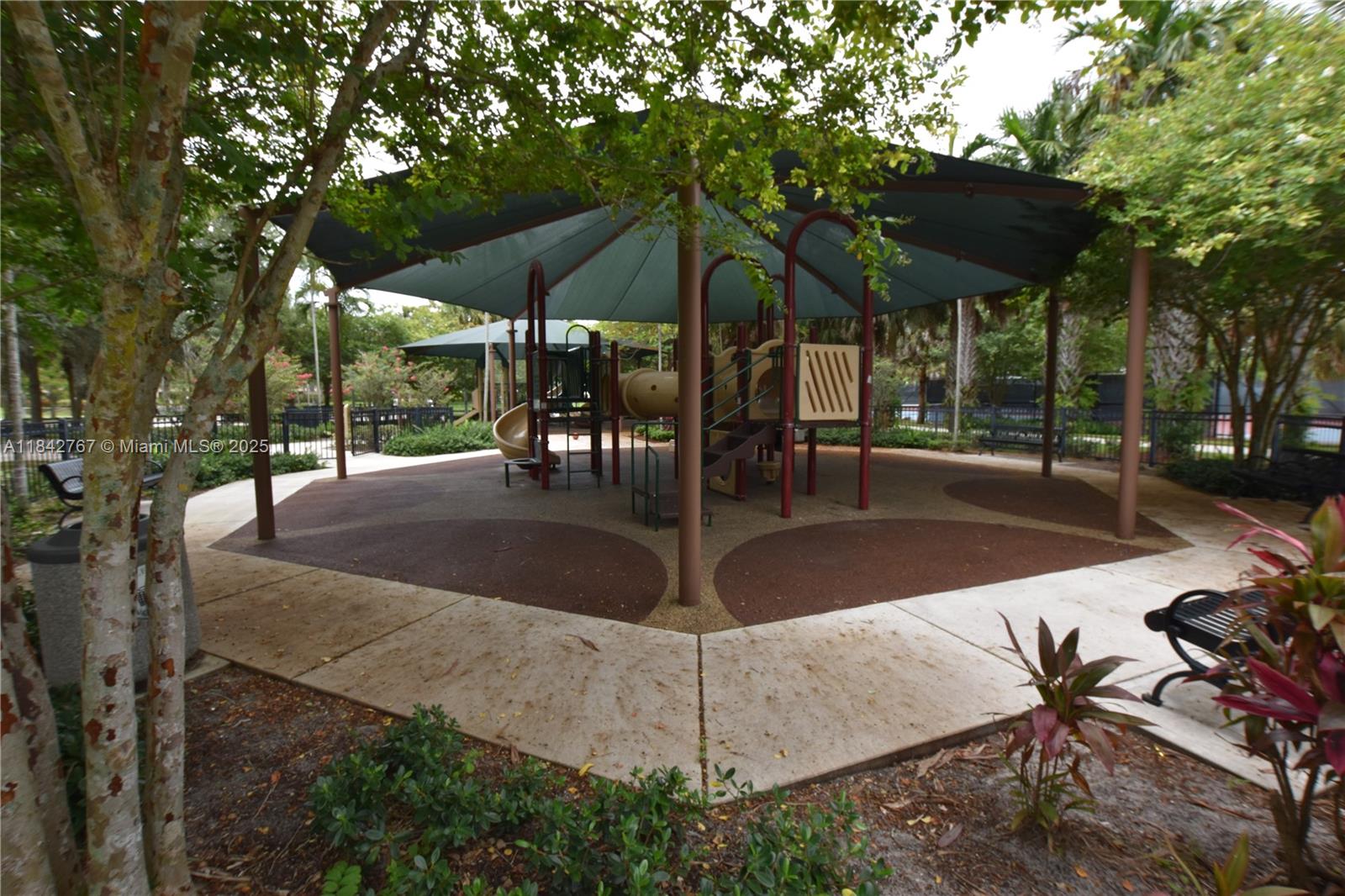 3800 Oaks Clubhouse Dr #309 Pompano Beach, FL 33069