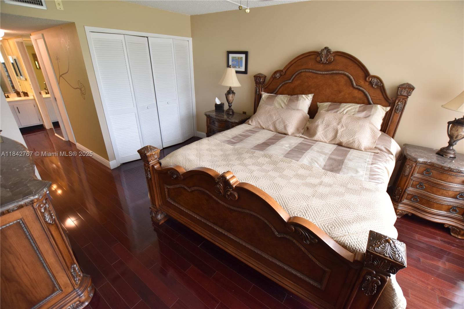 3800 Oaks Clubhouse Dr #309 Pompano Beach, FL 33069