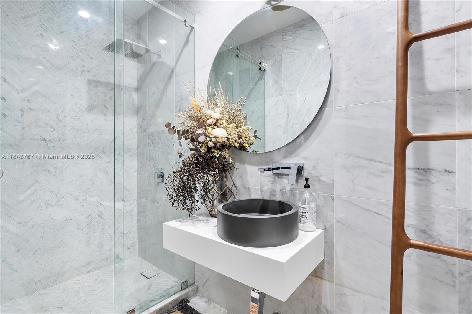 484 NE 57th St Miami, FL 33137