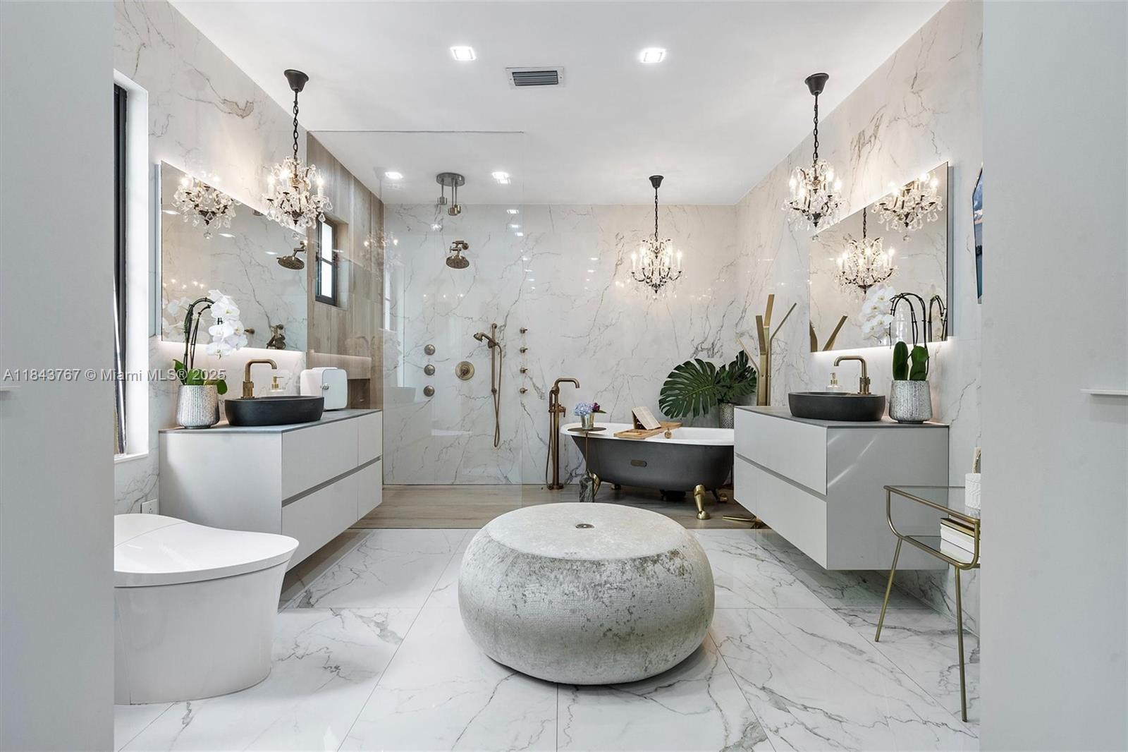 484 NE 57th St Miami, FL 33137