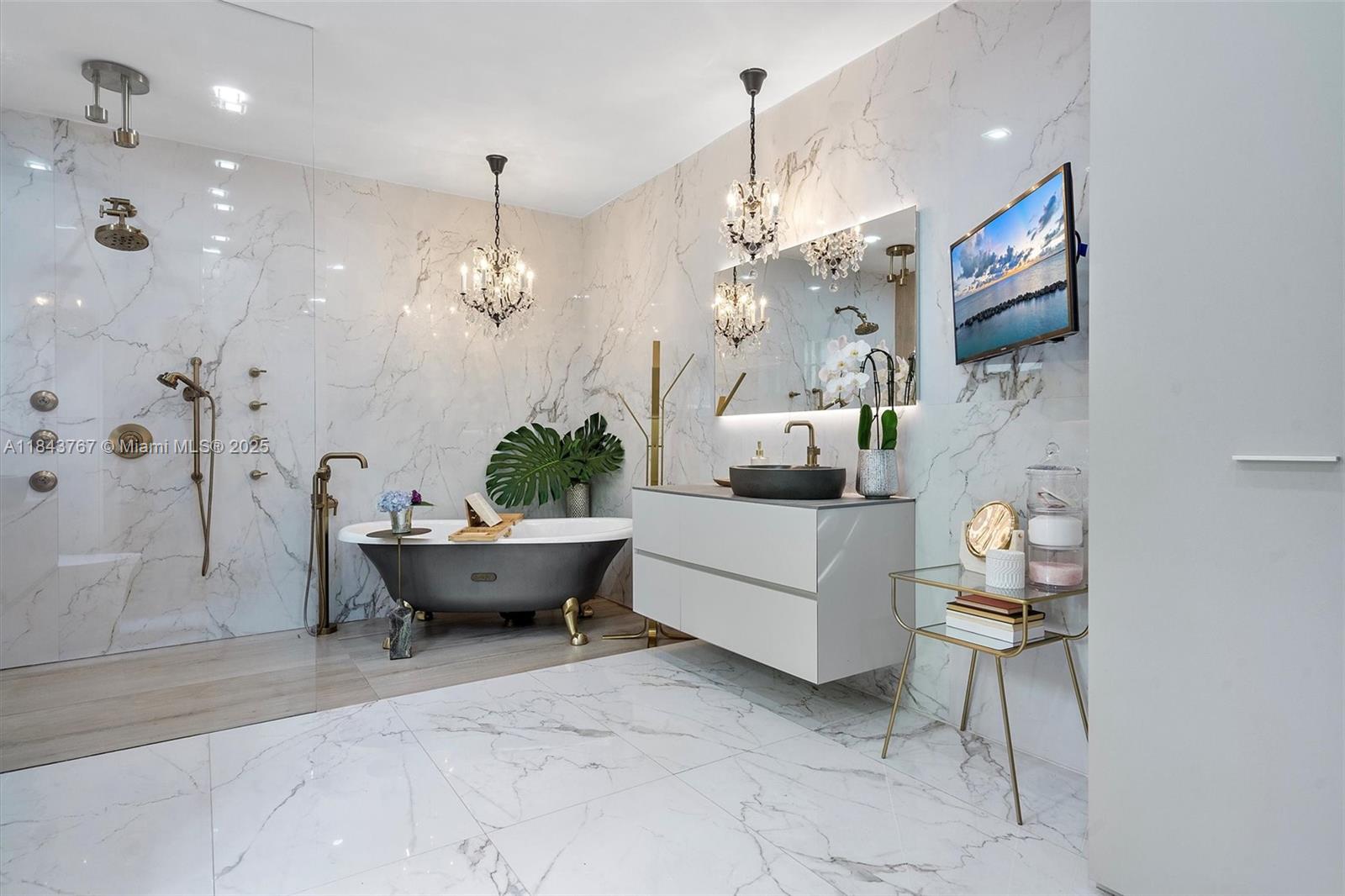 484 NE 57th St Miami, FL 33137