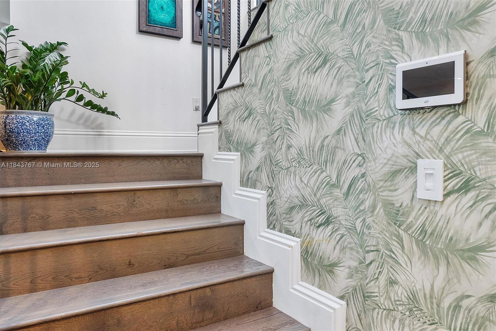 484 NE 57th St Miami, FL 33137