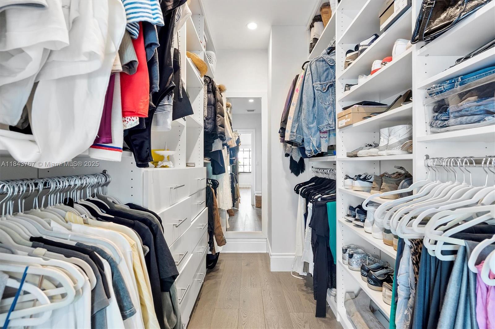 484 NE 57th St Miami, FL 33137