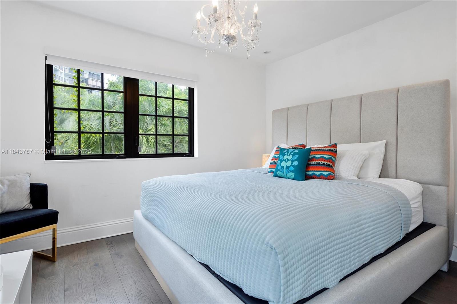 484 NE 57th St Miami, FL 33137