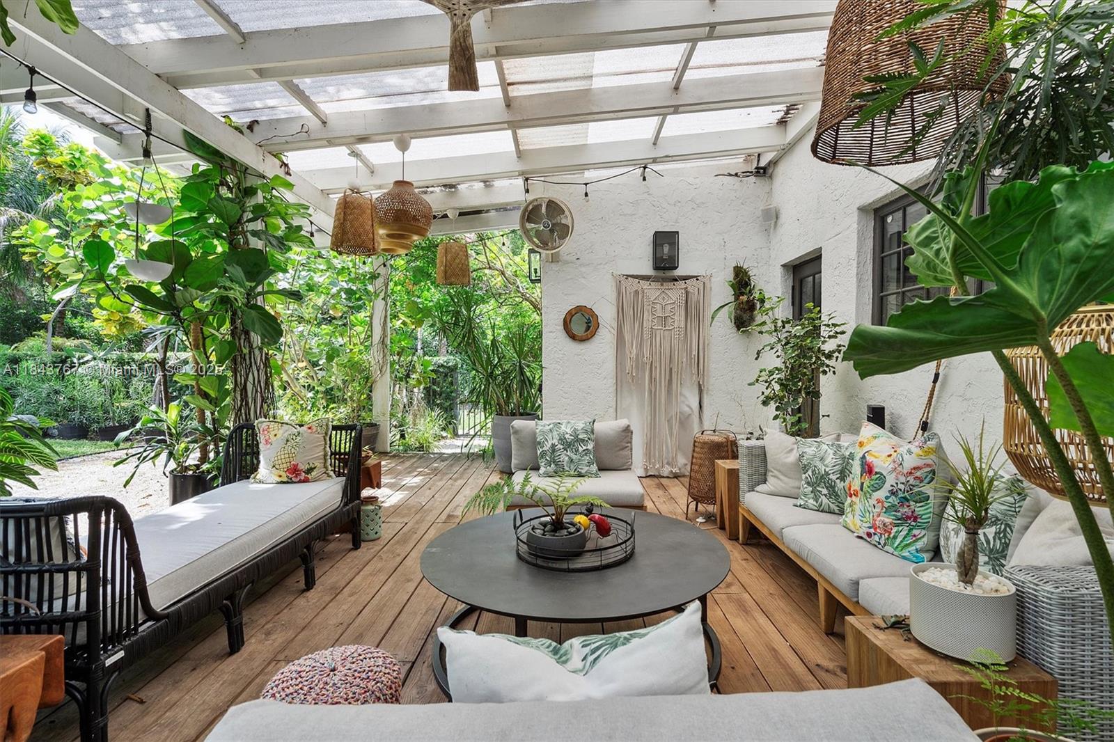 484 NE 57th St Miami, FL 33137