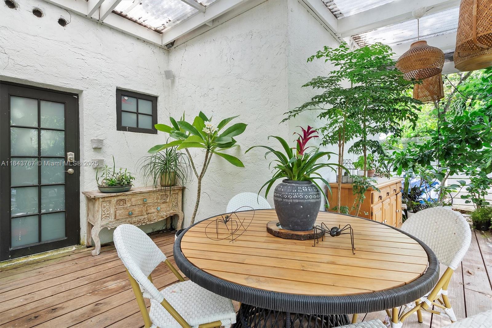 484 NE 57th St Miami, FL 33137