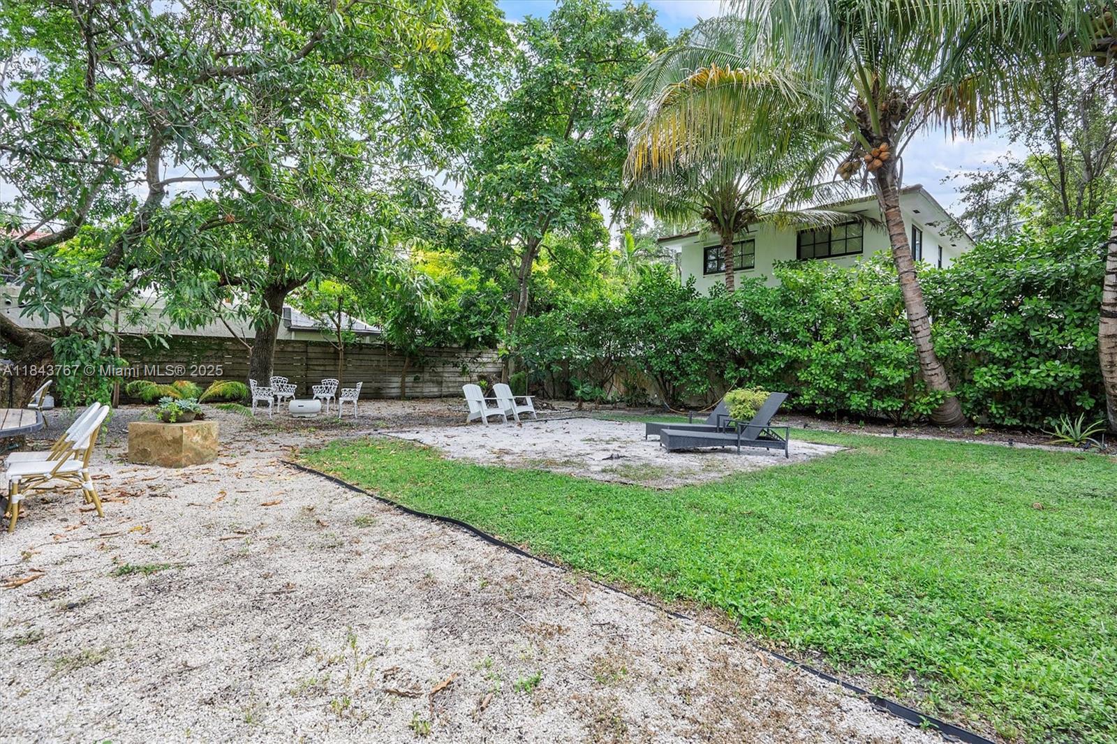 484 NE 57th St Miami, FL 33137