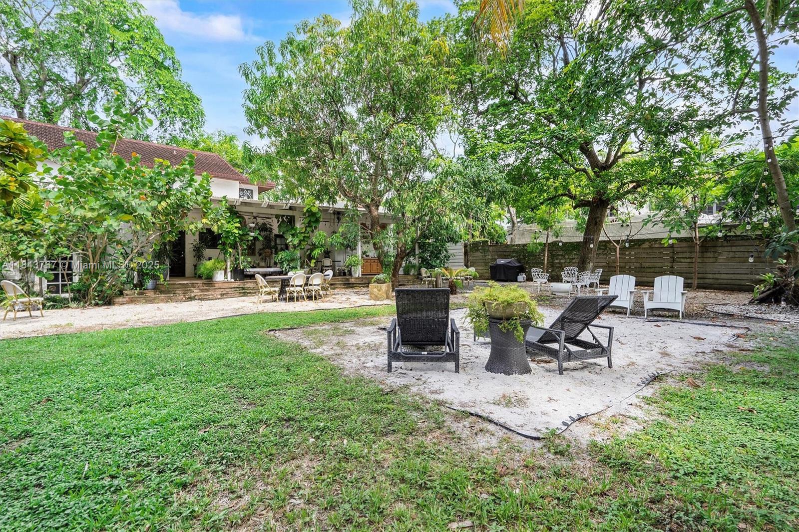 484 NE 57th St Miami, FL 33137