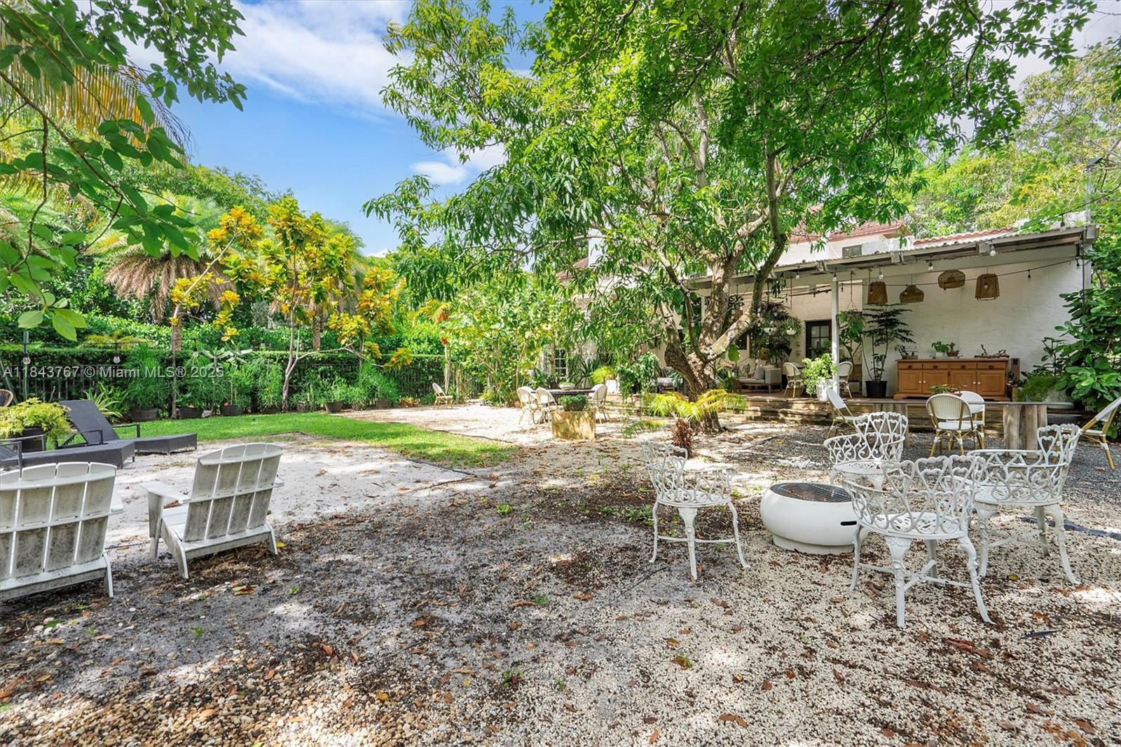 484 NE 57th St Miami, FL 33137