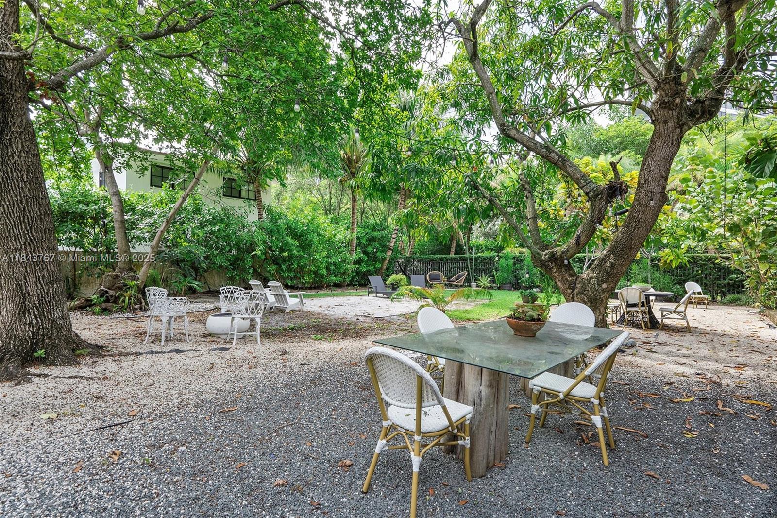 484 NE 57th St Miami, FL 33137