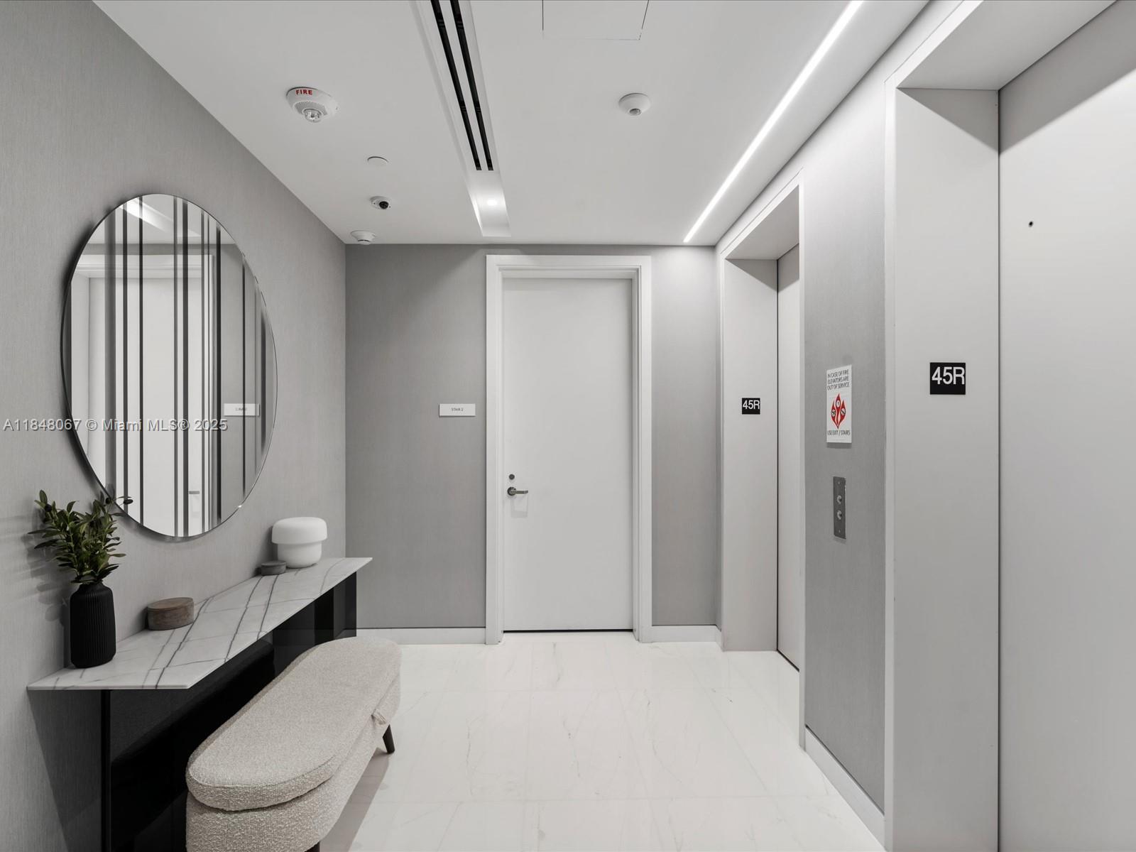 image Aston Martin26