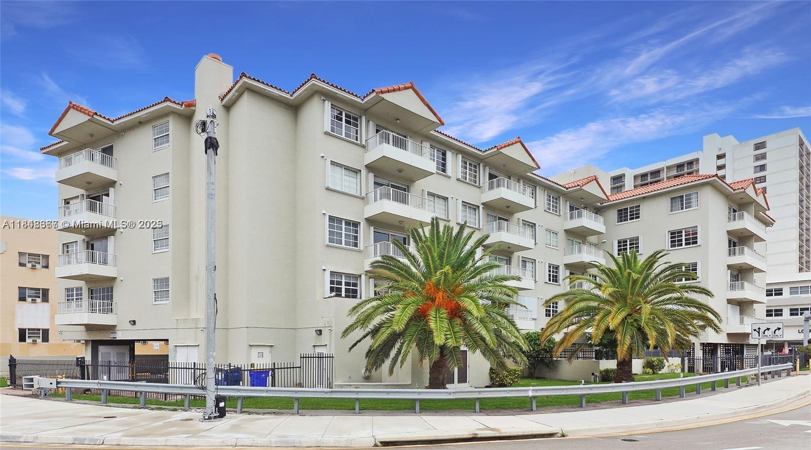 2600 Collins Ave #405