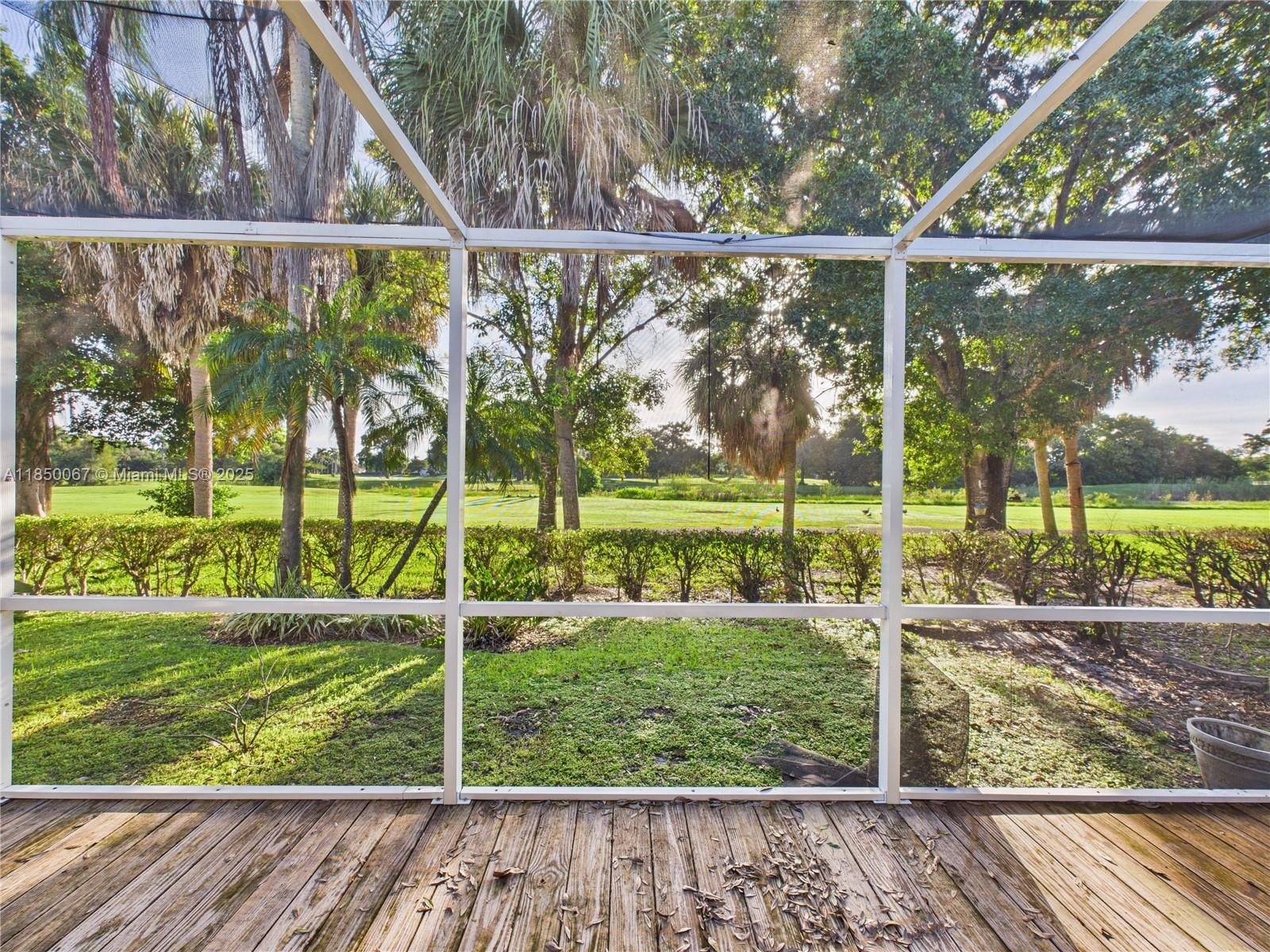 1251 E Wilshire Cir E Pembroke Pines, FL 33027