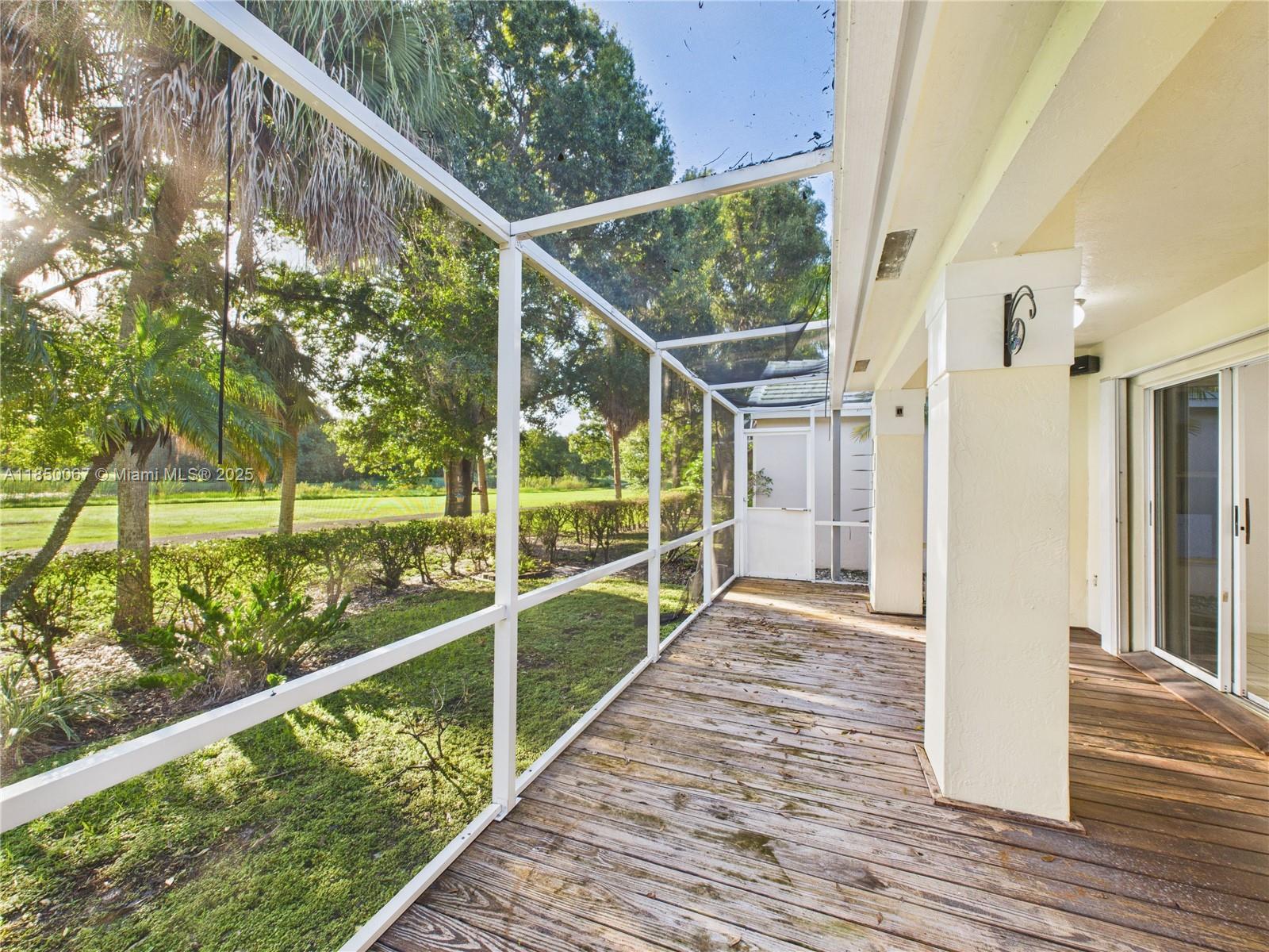 1251 E Wilshire Cir E Pembroke Pines, FL 33027