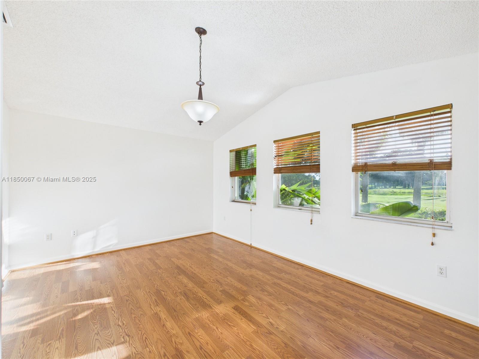 1251 E Wilshire Cir E Pembroke Pines, FL 33027