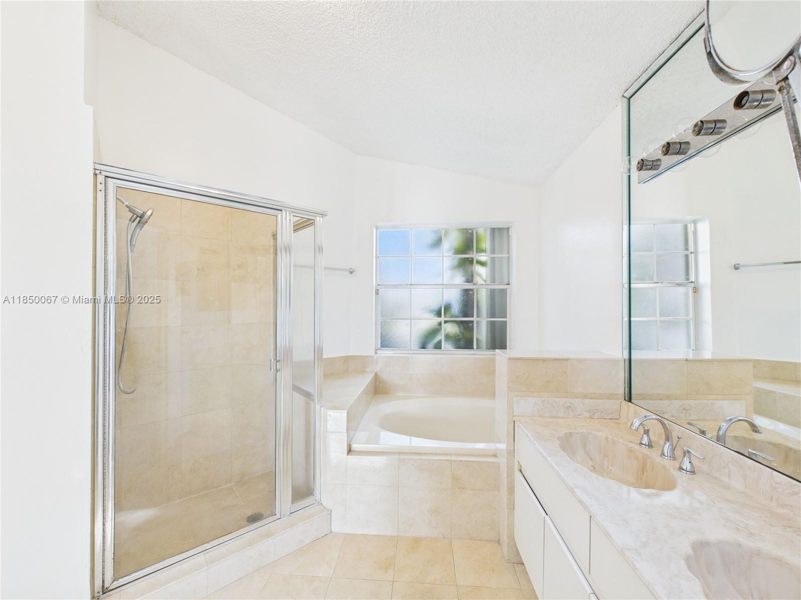 1251 E Wilshire Cir E Pembroke Pines, FL 33027