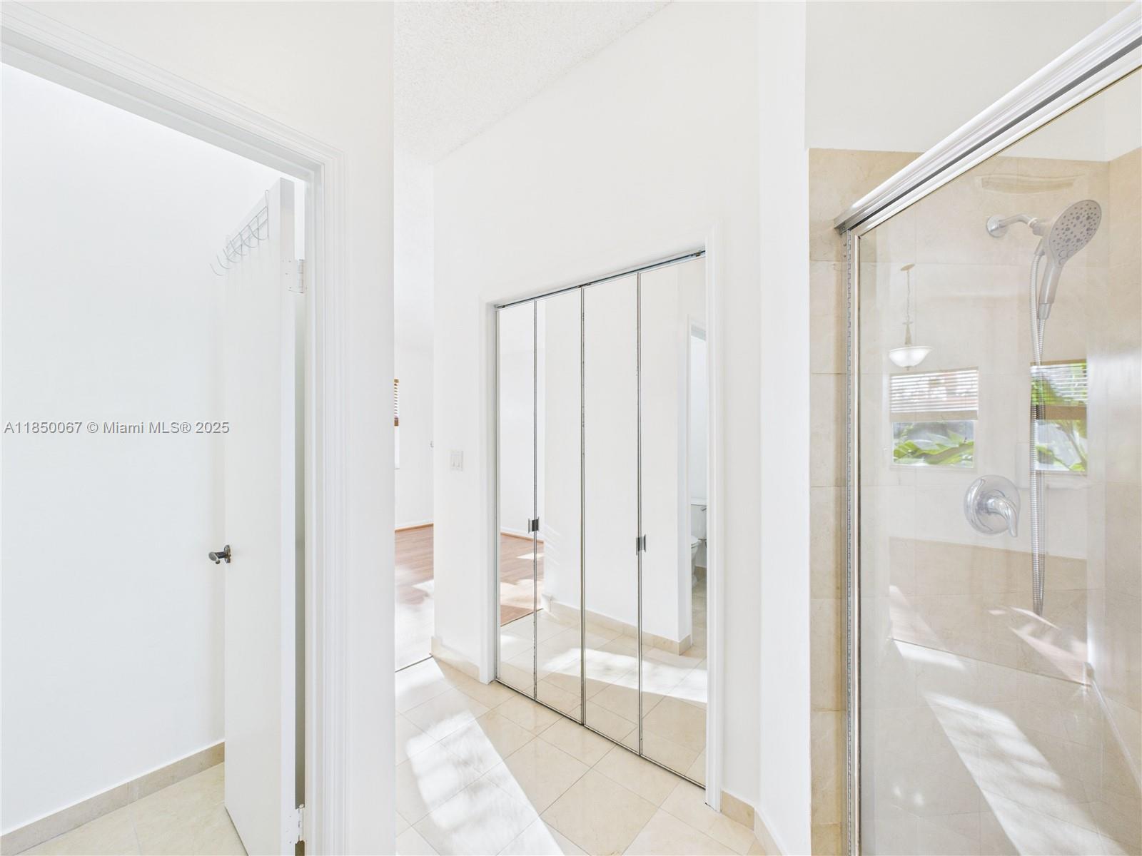 1251 E Wilshire Cir E Pembroke Pines, FL 33027