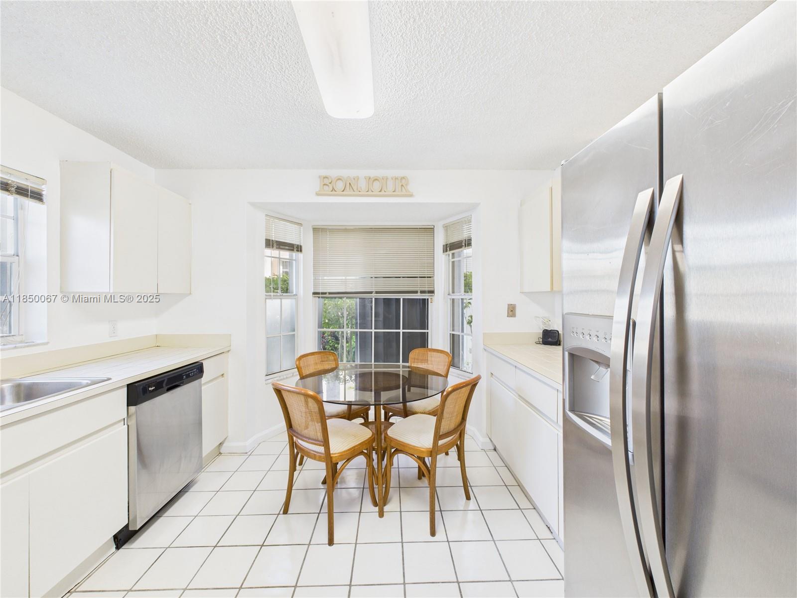 1251 E Wilshire Cir E Pembroke Pines, FL 33027