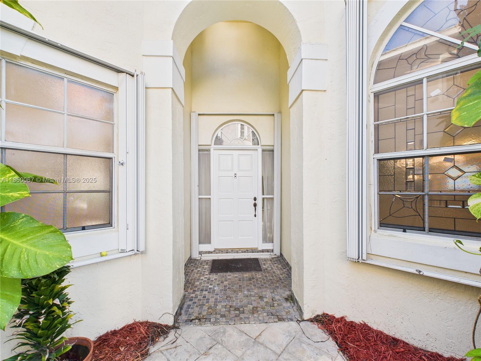 1251 E Wilshire Cir E Pembroke Pines, FL 33027