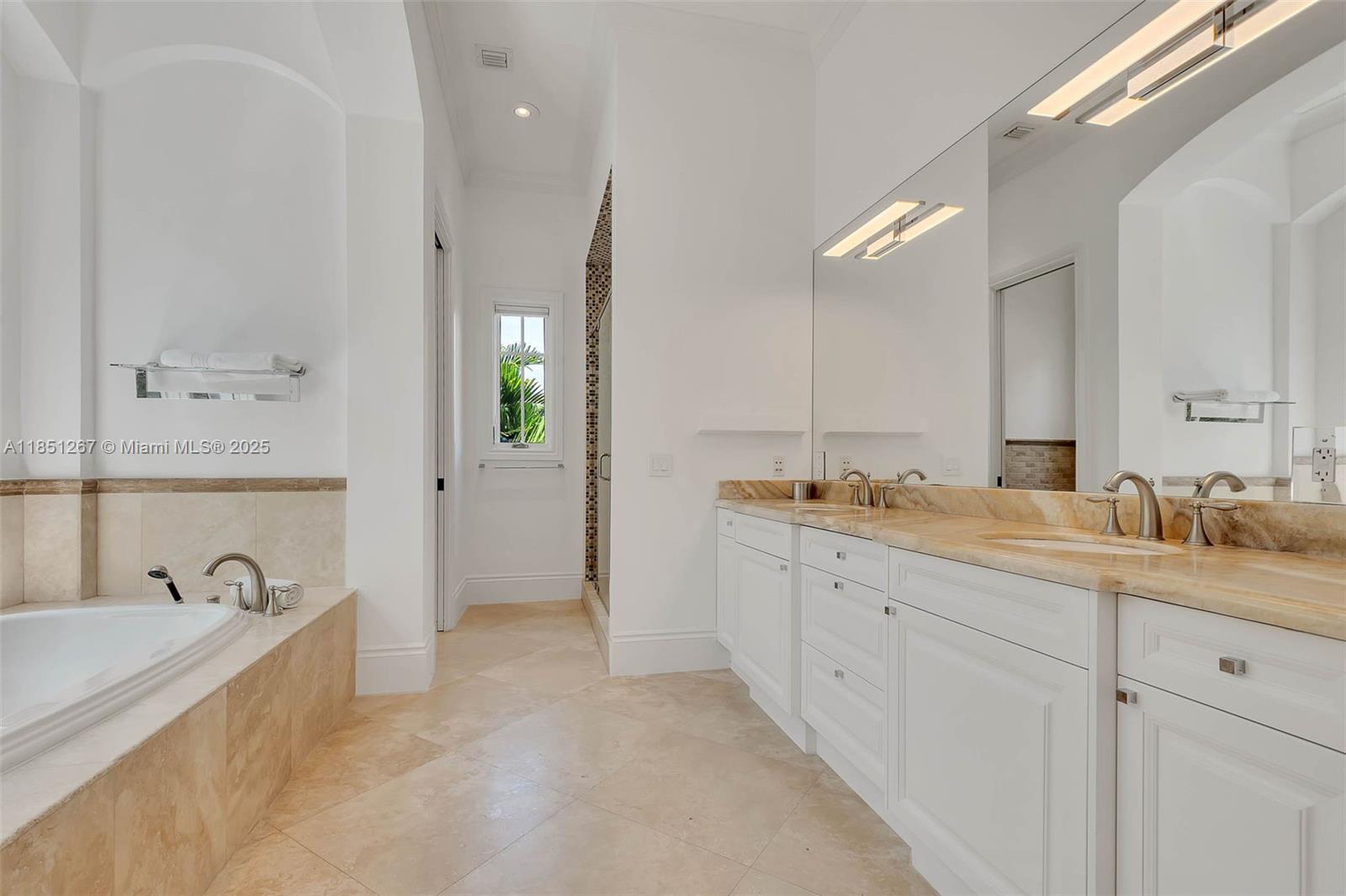 3320 Devon Rd Miami, FL 33133