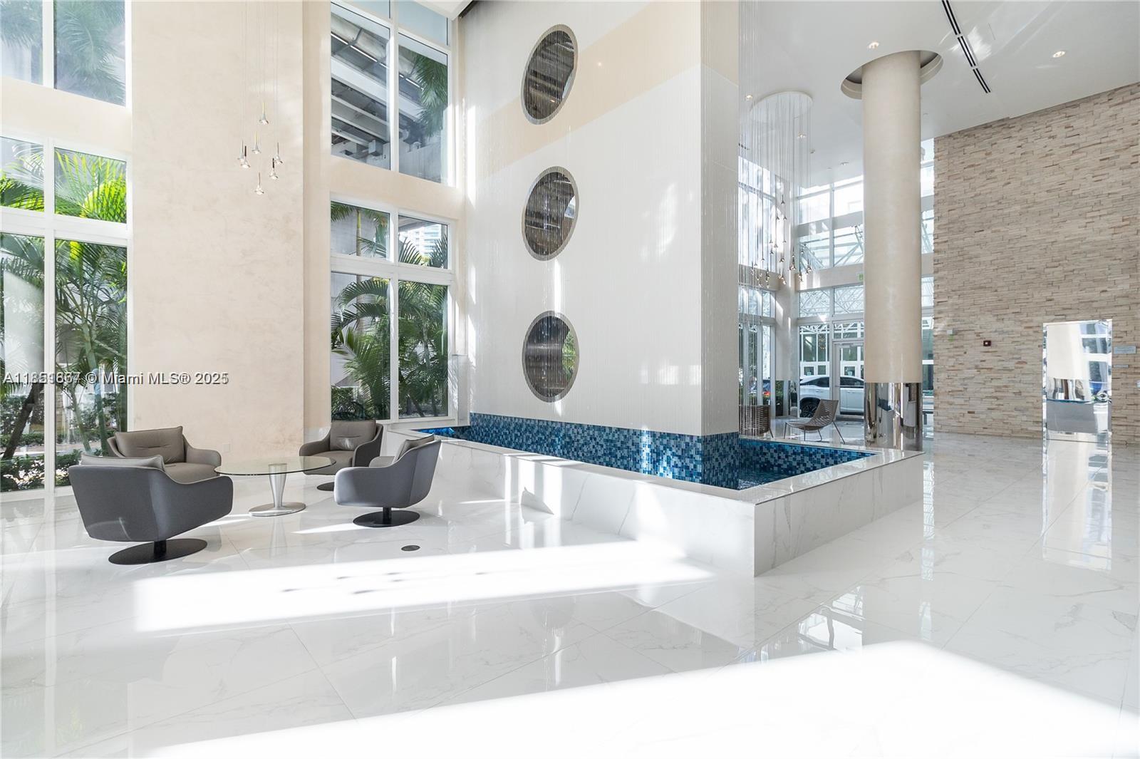 image Brickell On The River S T19