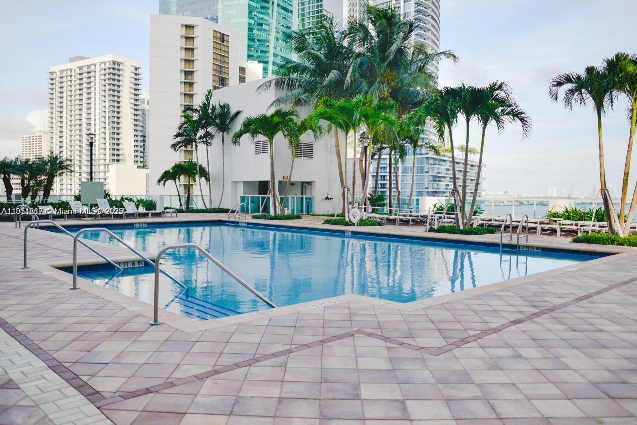 image Brickell On The River S T21