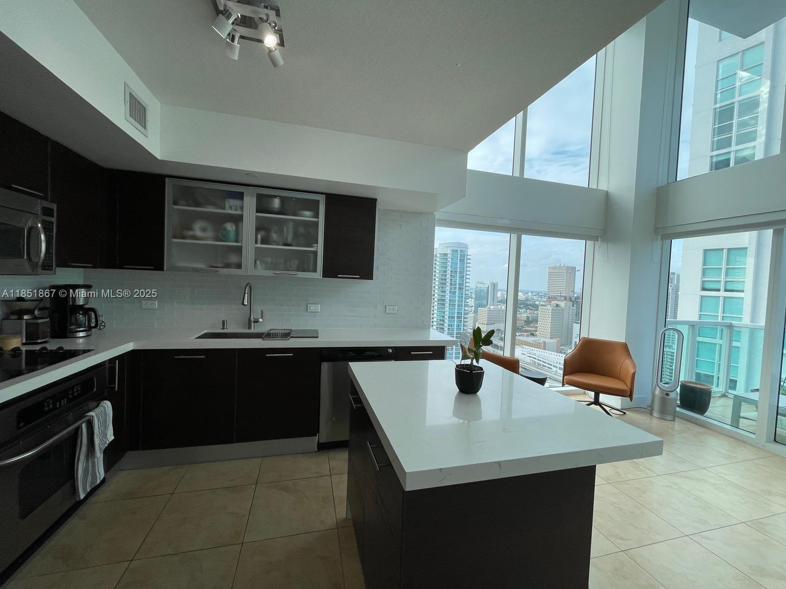 image Brickell On The River S T2