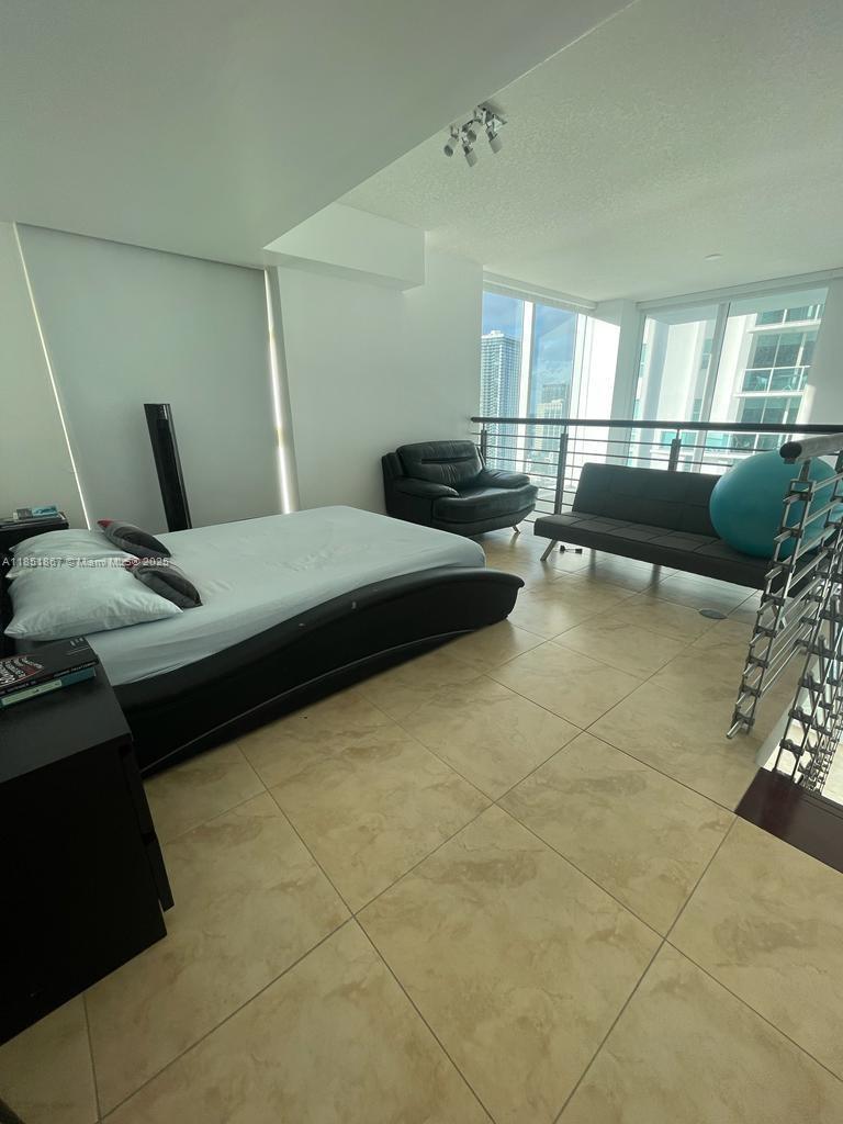 image Brickell On The River S T8