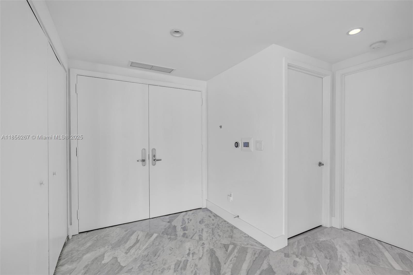image Jade25
