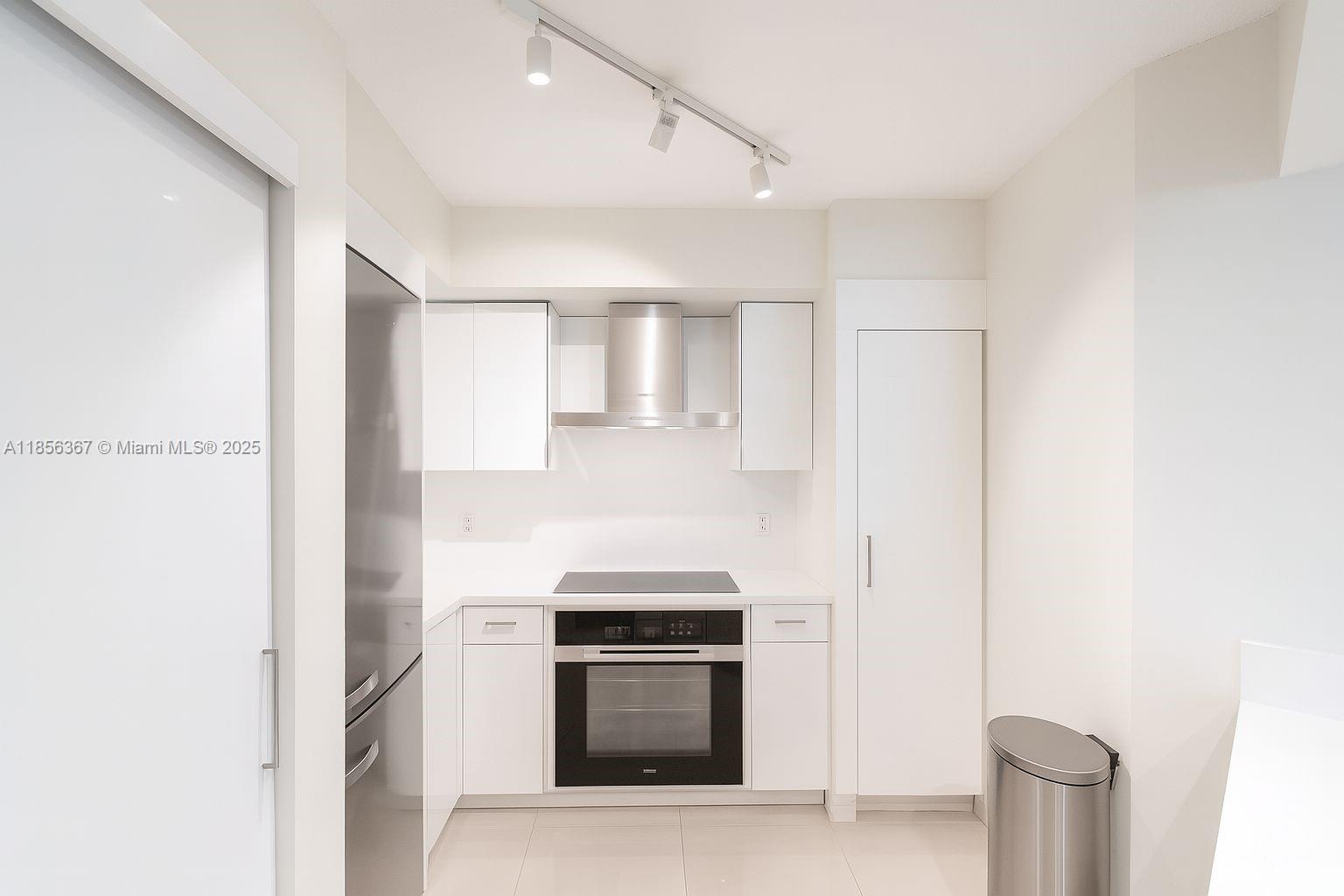 image The Waverly At Surfside B6