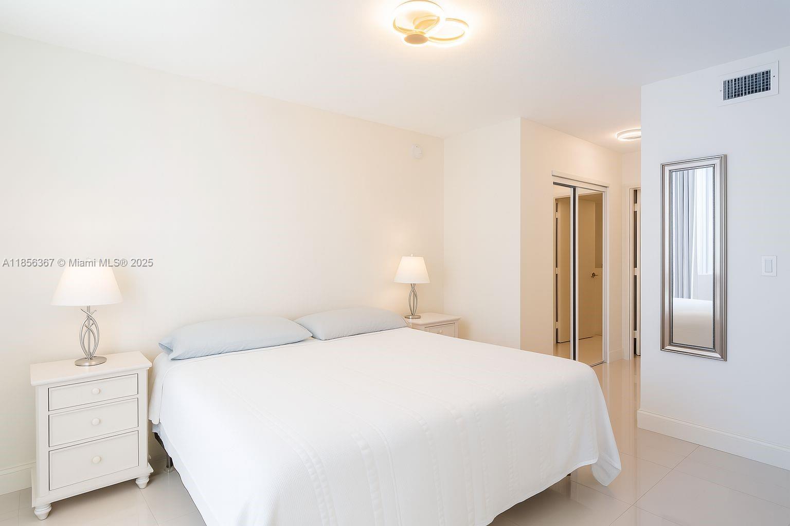 image The Waverly At Surfside B7