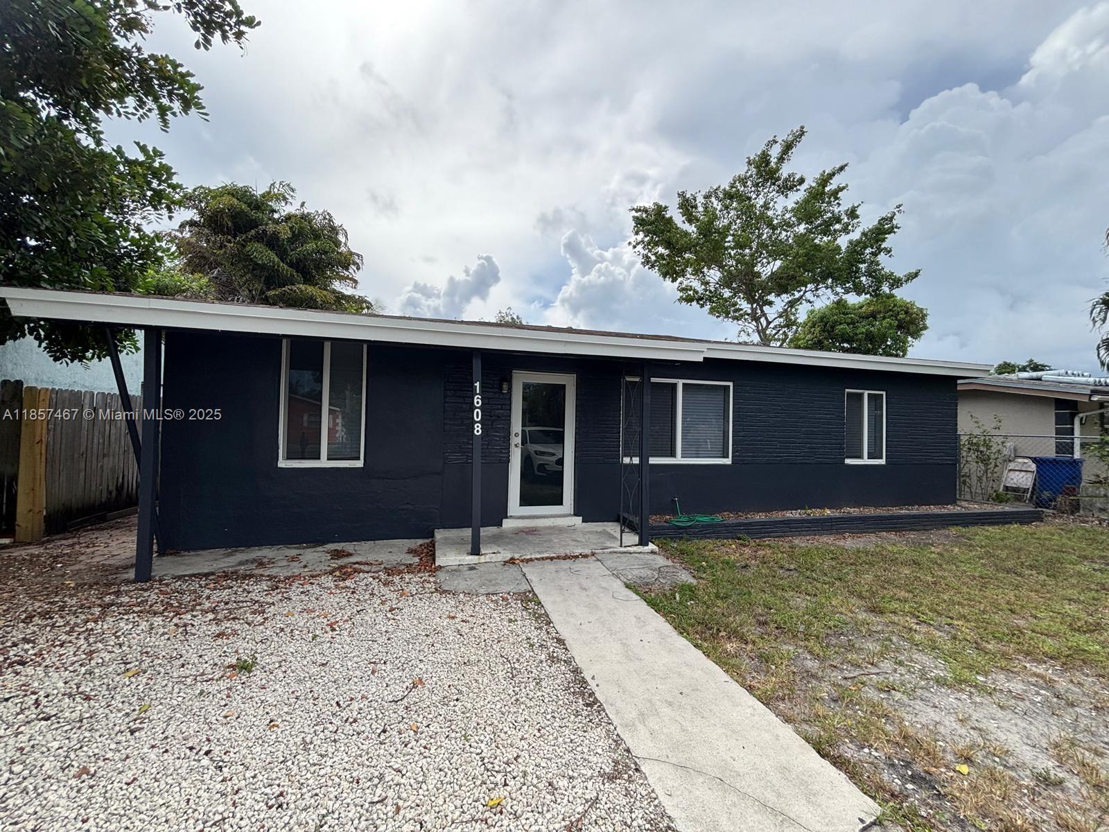 1608 NW 7th Ave